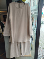 2 tlg. Set Sweatshirt und Hose weicher Cord Stoff onesize (38-46) weit geschnitten