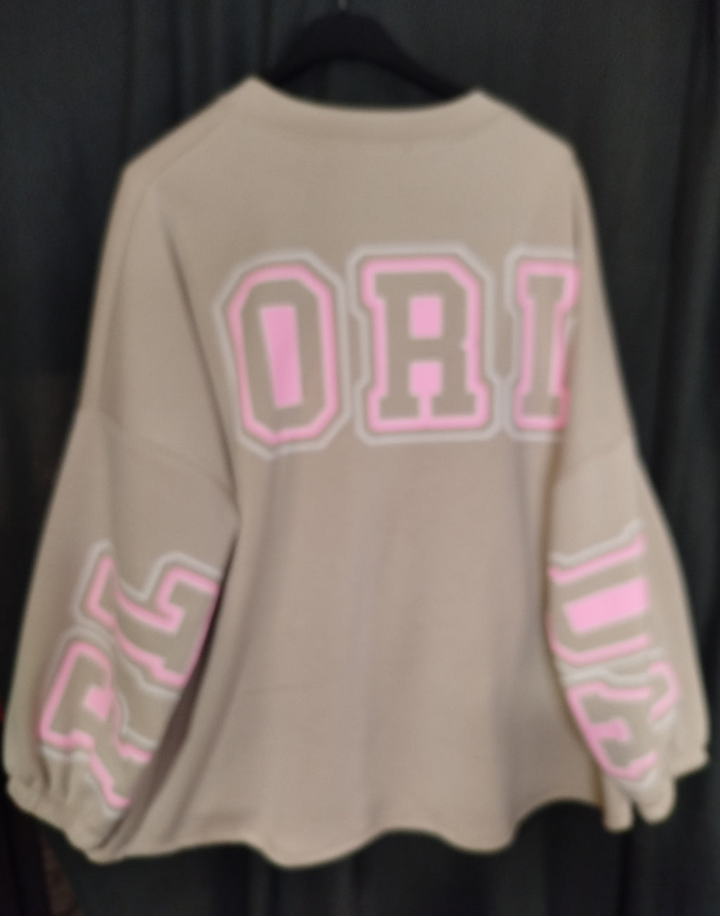 Sweatshirt mit Schriftzug auf der Rückseite onesize (36-42)