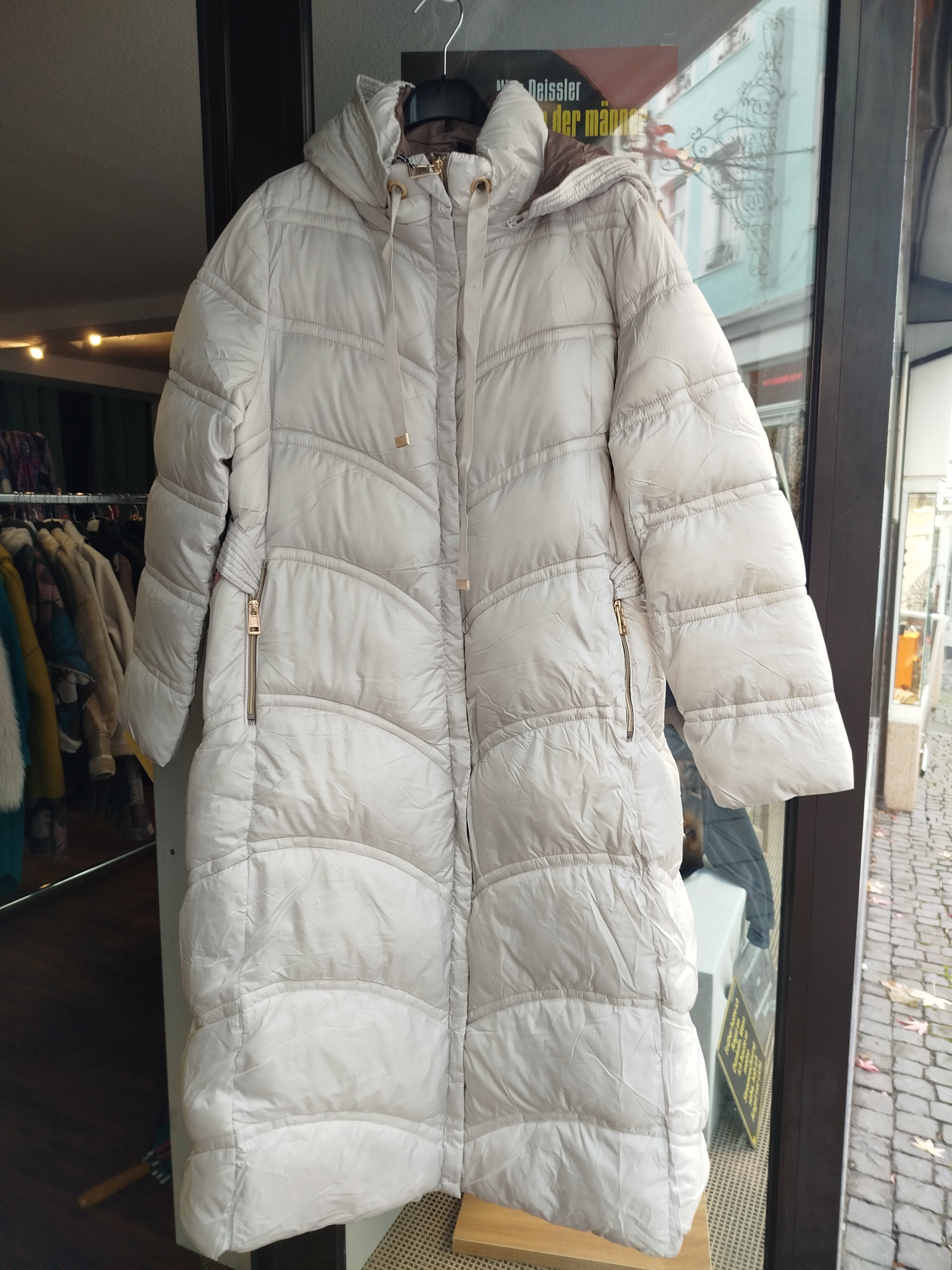 Daunenmantel lang mit Kapuze Gr. M