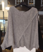 Kurzer Strickpullover onesize (36-44) oversized in Wickeloptik