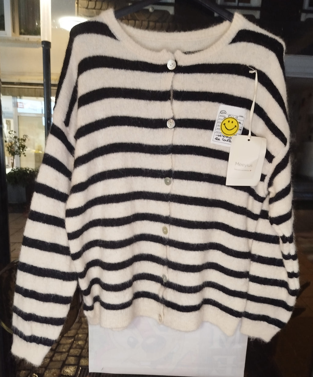 Strickjacke gestreift mit Smiley onesize (36-42)