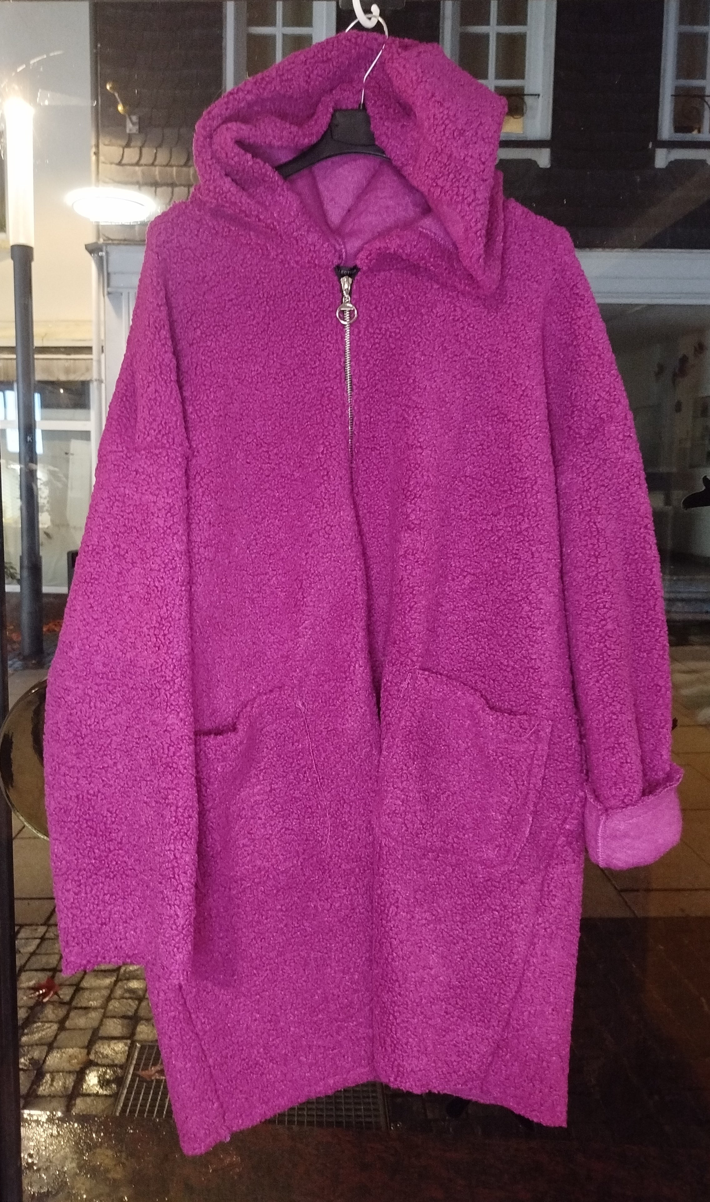 Kuscheljacke oversized onesize (40-46) Beere