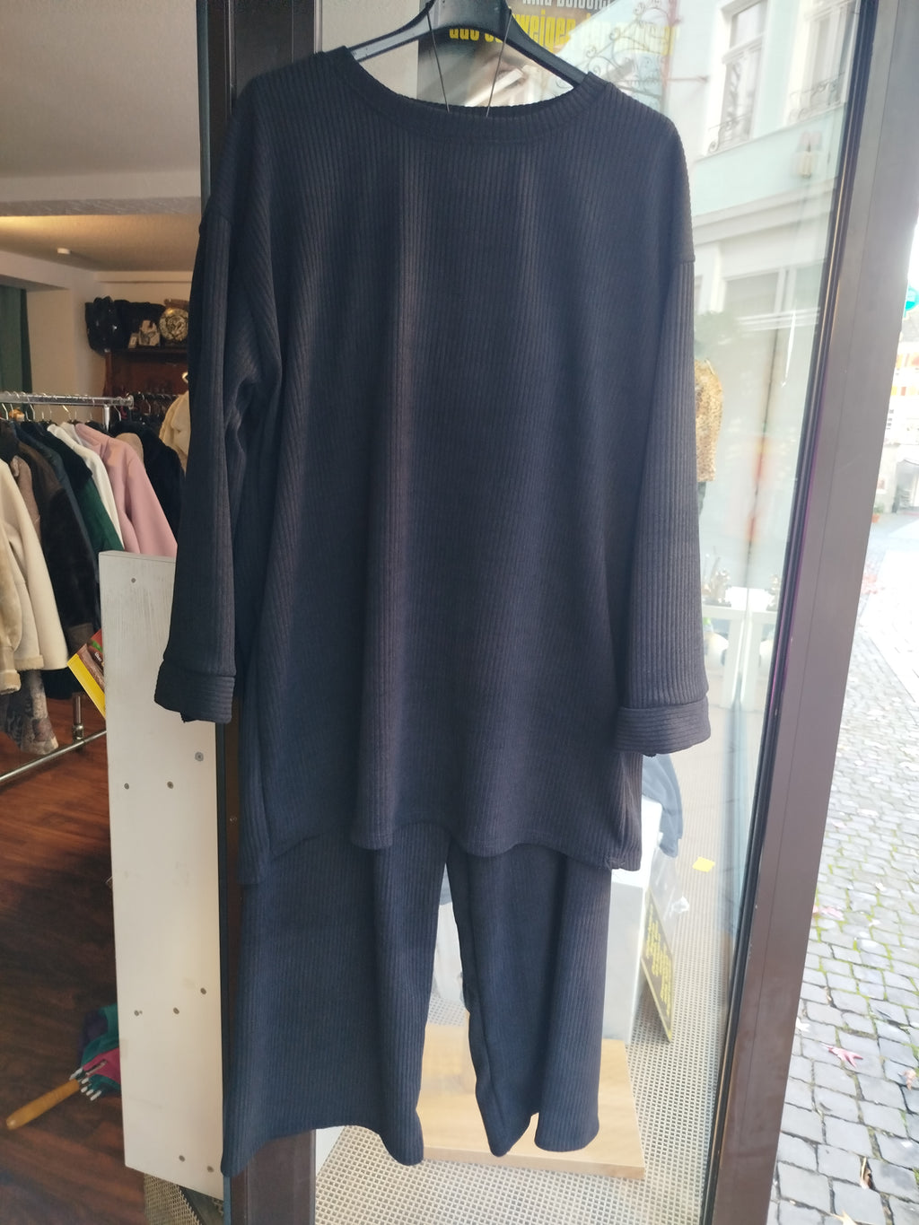 2 tlg. Set Sweatshirt und Hose weicher Cord Stoff onesize (38-46) weit geschnitten