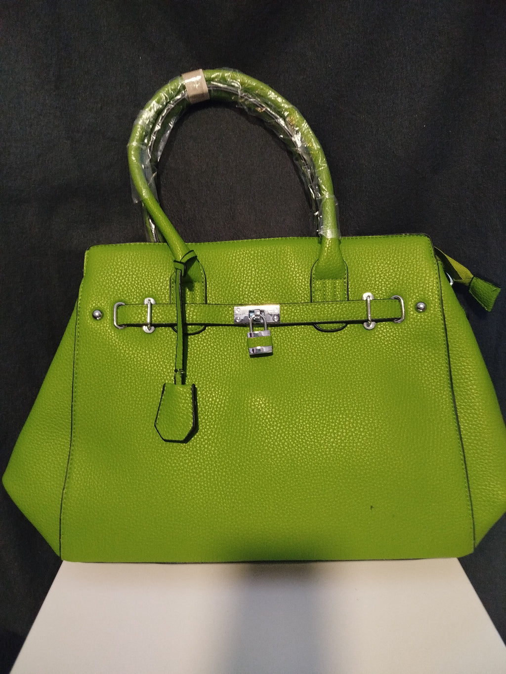 Mittelgroße Handtasche mit Schultergurt