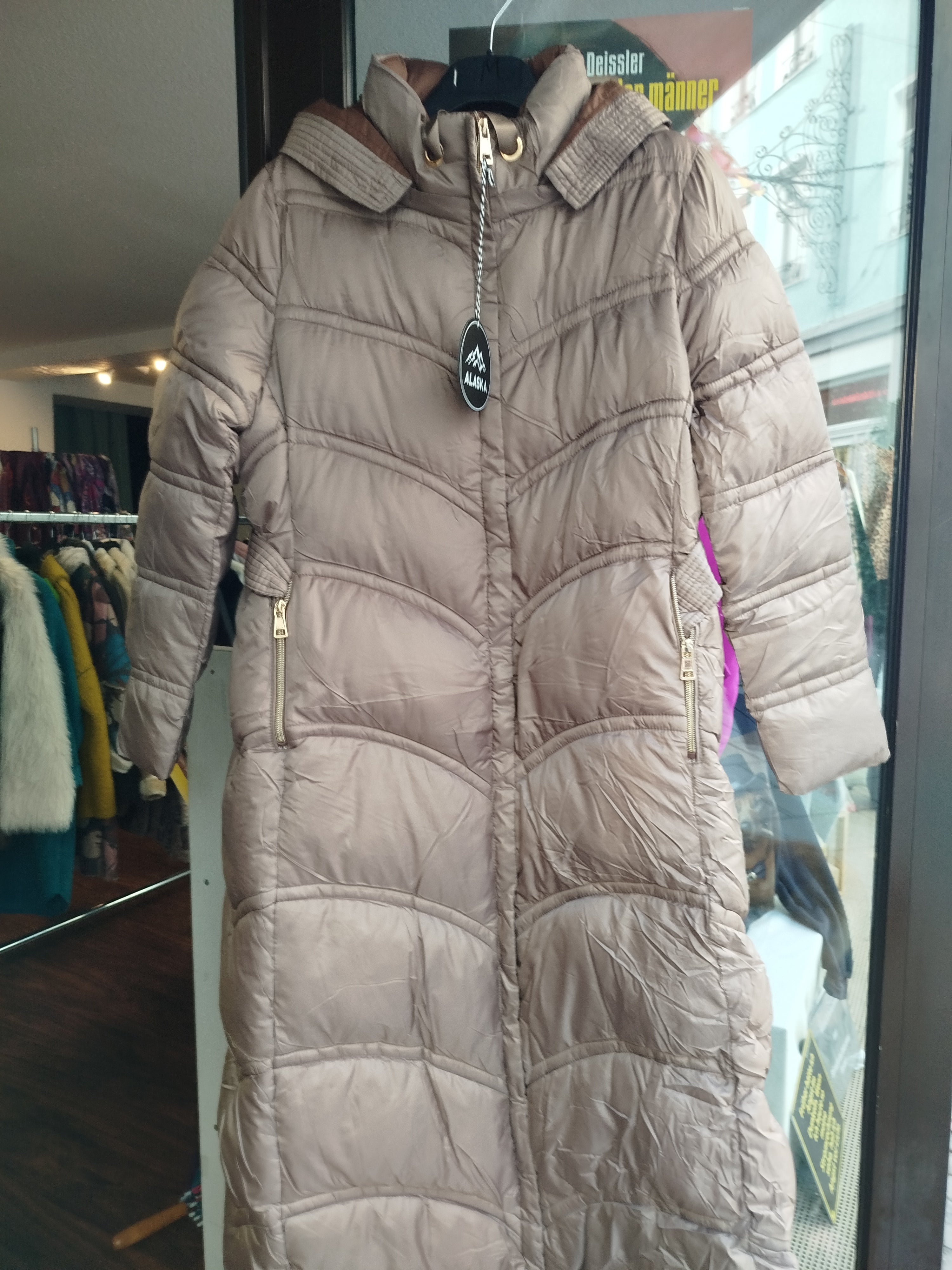 Daunenmantel lang mit Kapuze Gr. M