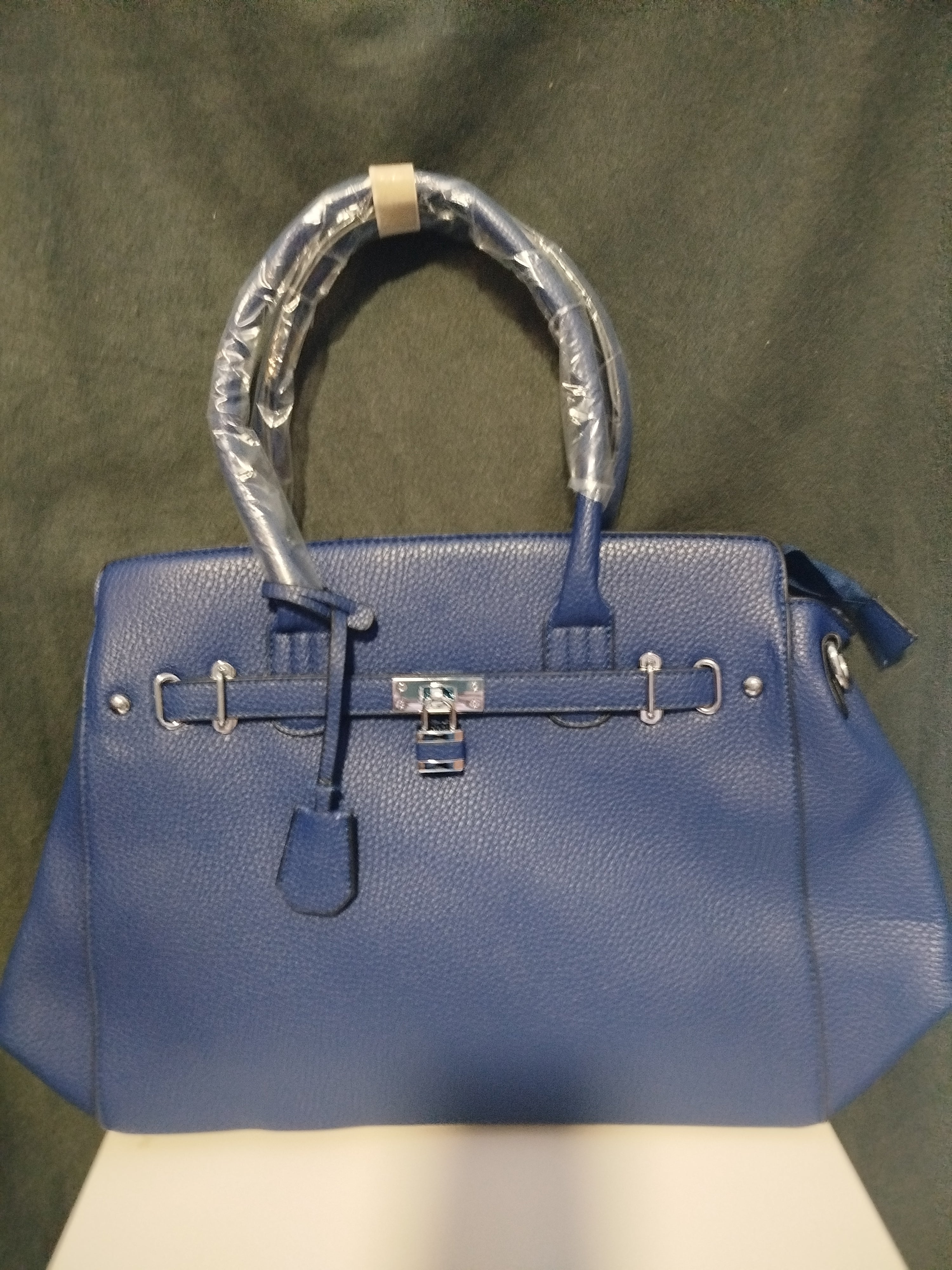 Mittelgroße Handtasche mit Schultergurt