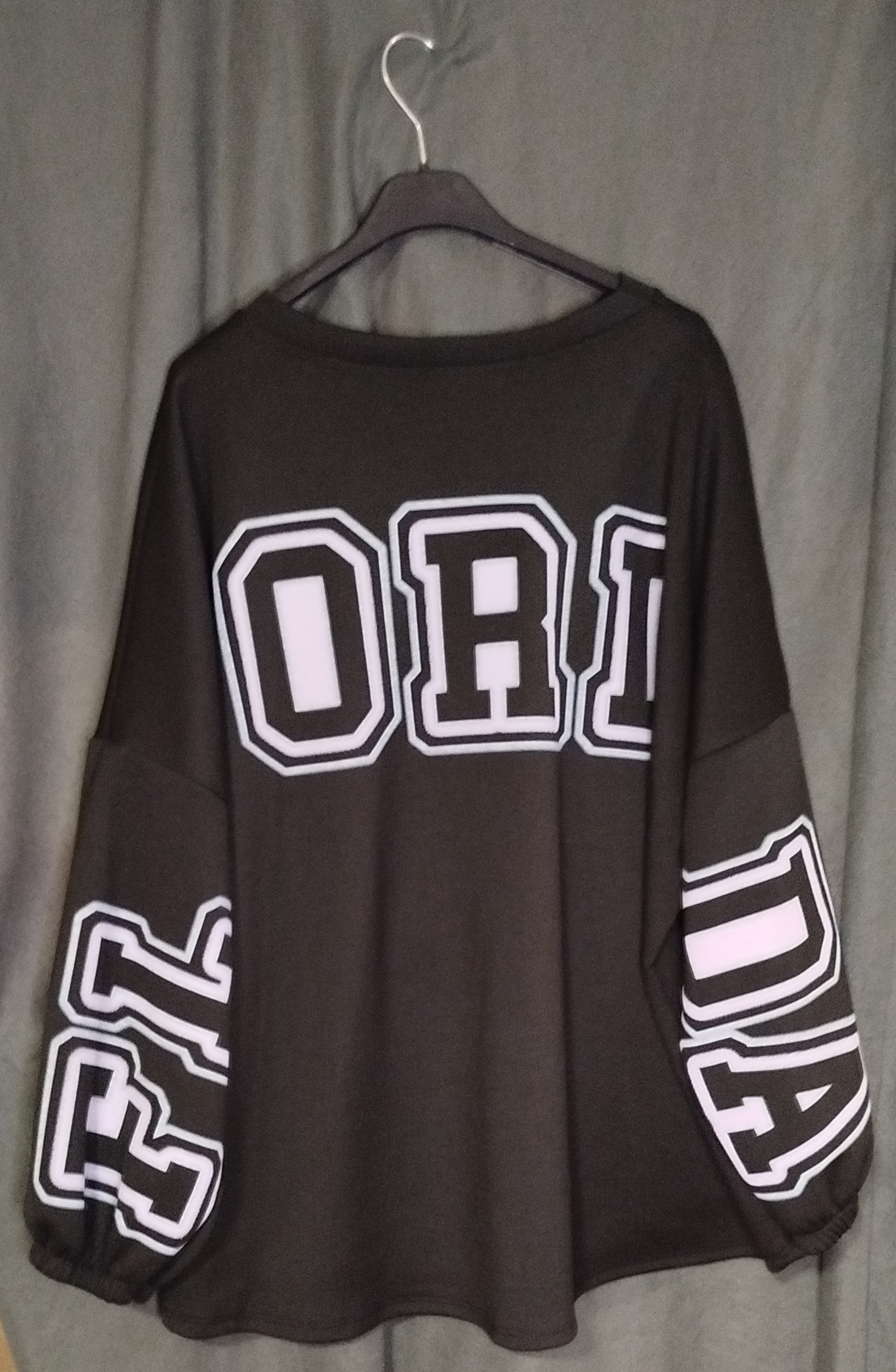Sweatshirt mit Schriftzug auf der Rückseite onesize (36-42)